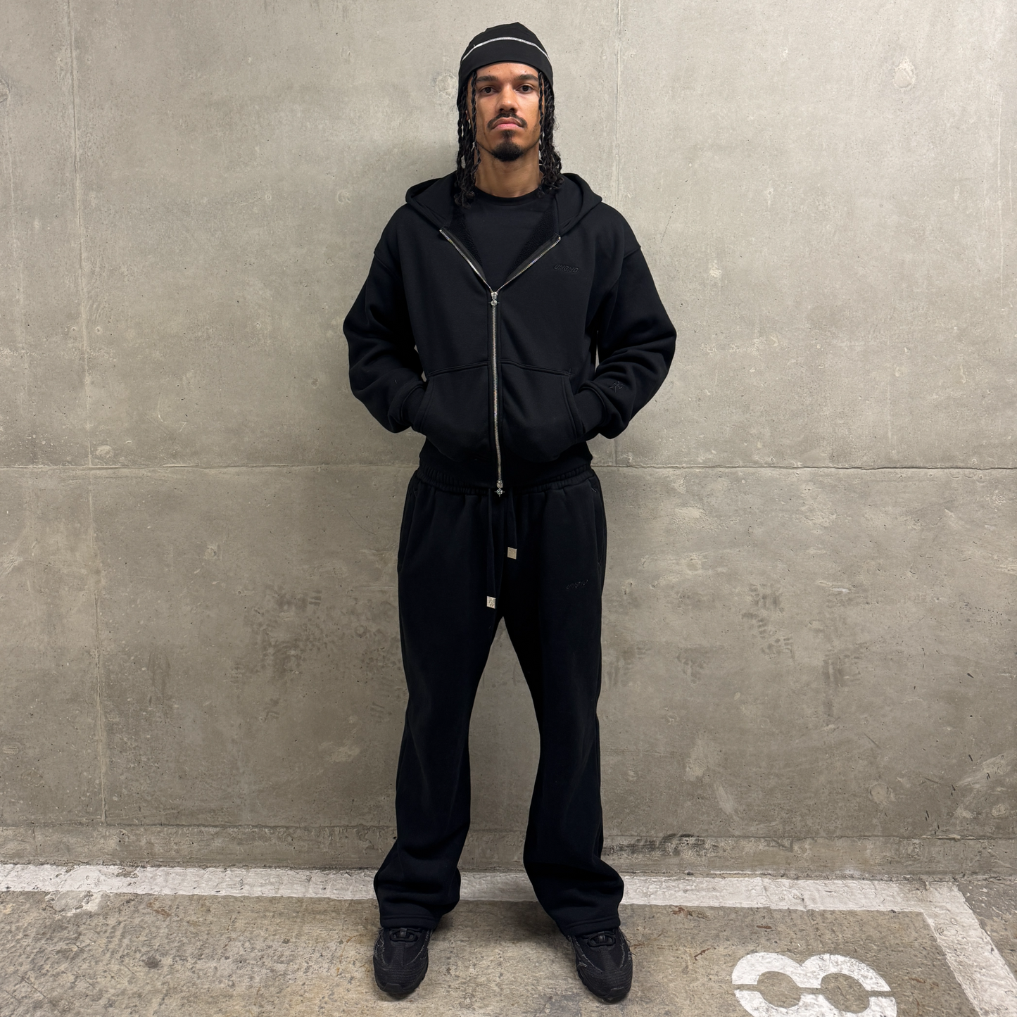 L£ADA Hoodie (BLACK)